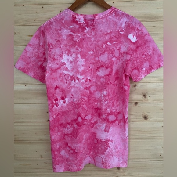 NEW Unisex GILDAN Small Ice Tie-Dye Soft Style T-Shirt Vibrant Coral Pink - Picture 5 of 8
